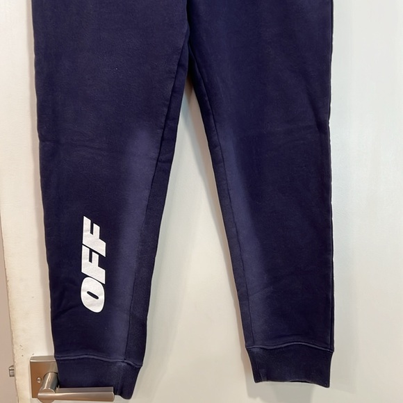 Off-White - Picture 16 of 16